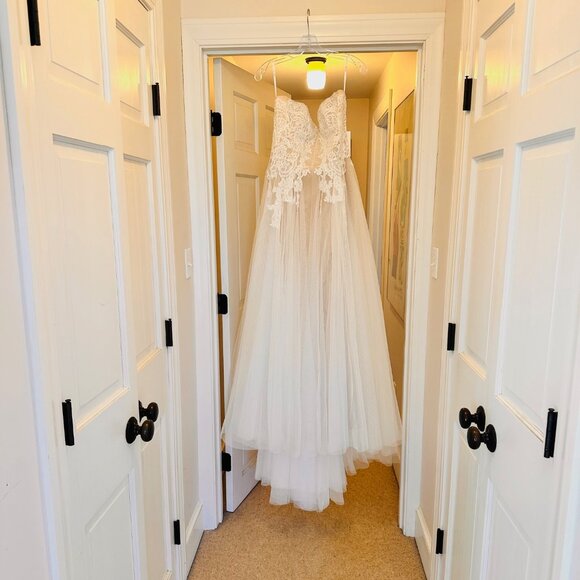 Willowby by Watters Jaislyn Wedding Gown Size 12 NEW - Picture 4 of 10